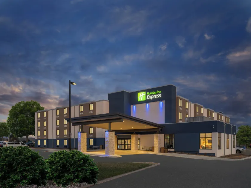 Holiday Inn Express - Minneapolis West - Plymouth by IHG - Image 1