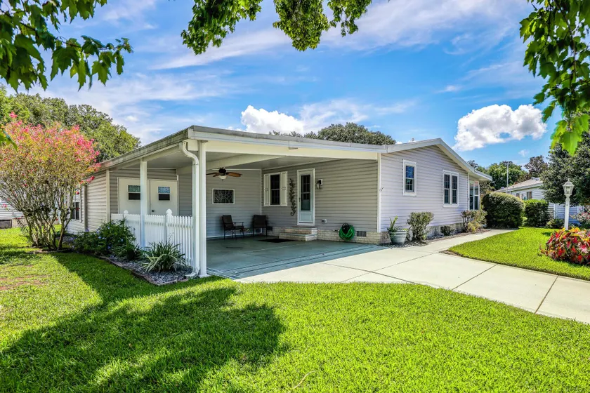 Yard & Screened Porch! Villages Escape - Image 1