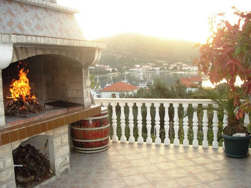 Romantic Apartment With Sea View Vinie, Dalmatia - Image 1