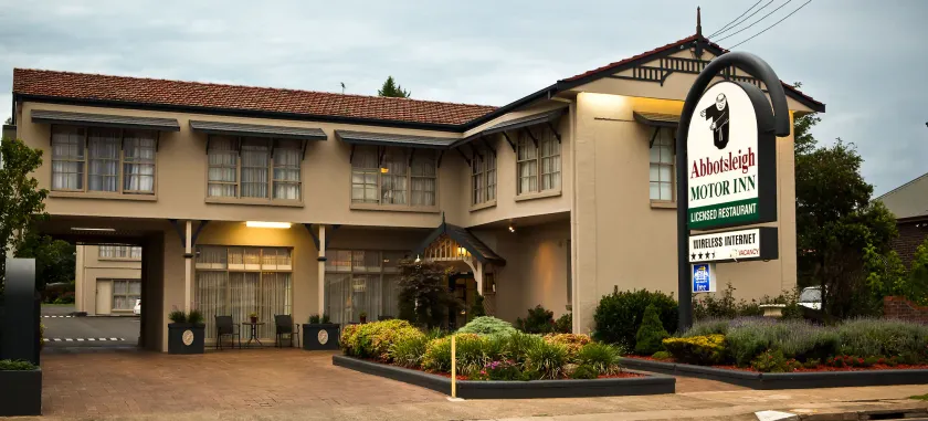 Abbotsleigh Motor Inn - Image 1