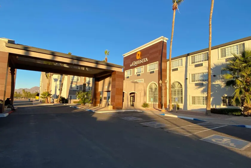 La Quinta Inn & Suites by Wyndham Safford Copper Valley - Image 1