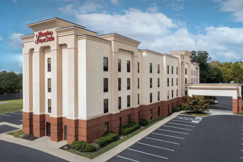 Hampton Inn & Suites-Knoxville/North I-75 - Image 1