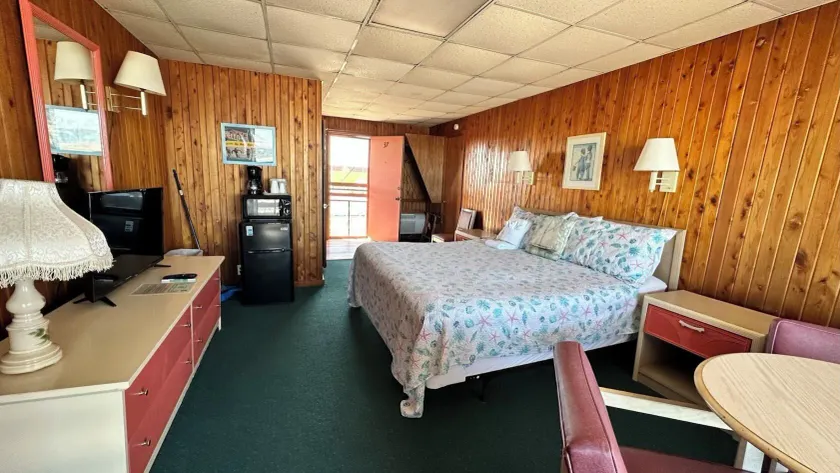 Sea Foam Motel - Image 1