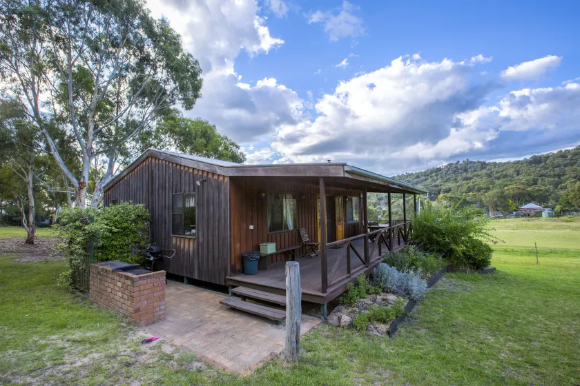 Wisteria Cottage - Image 1