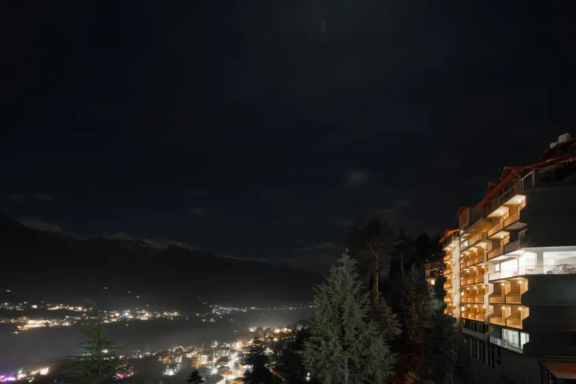 The Whitestone Inn & Suites Manali - Image 1