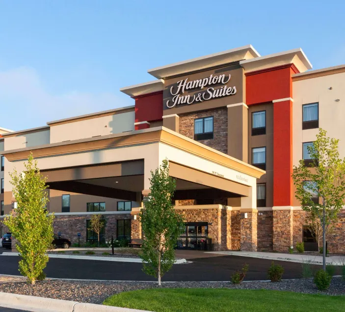 Hampton Inn & Suites Duluth North/Mall Area - Image 1