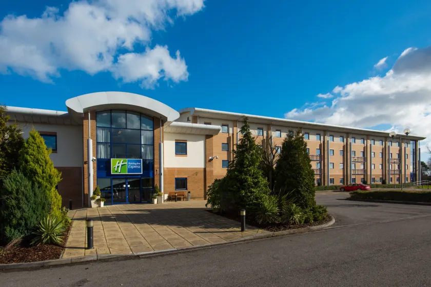 Holiday Inn Express Newport by IHG - Image 1