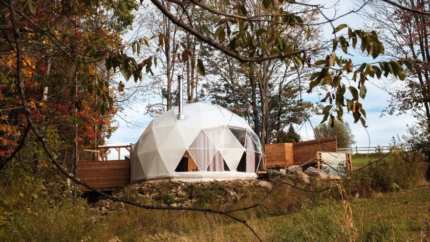 Mi-clos - luxury pods with private jacuzzi and sauna - Image 1