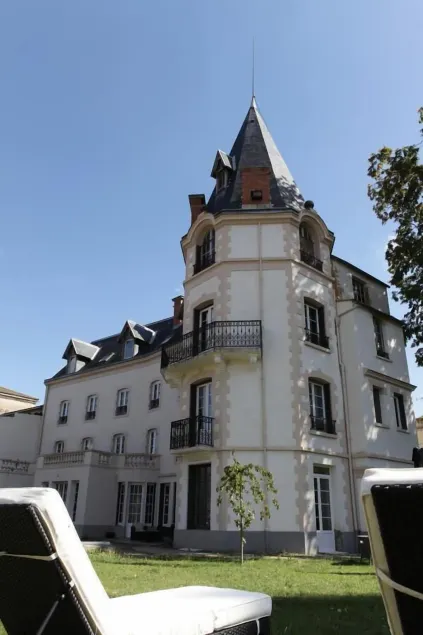 Château Les 4 Saisons - Image 1