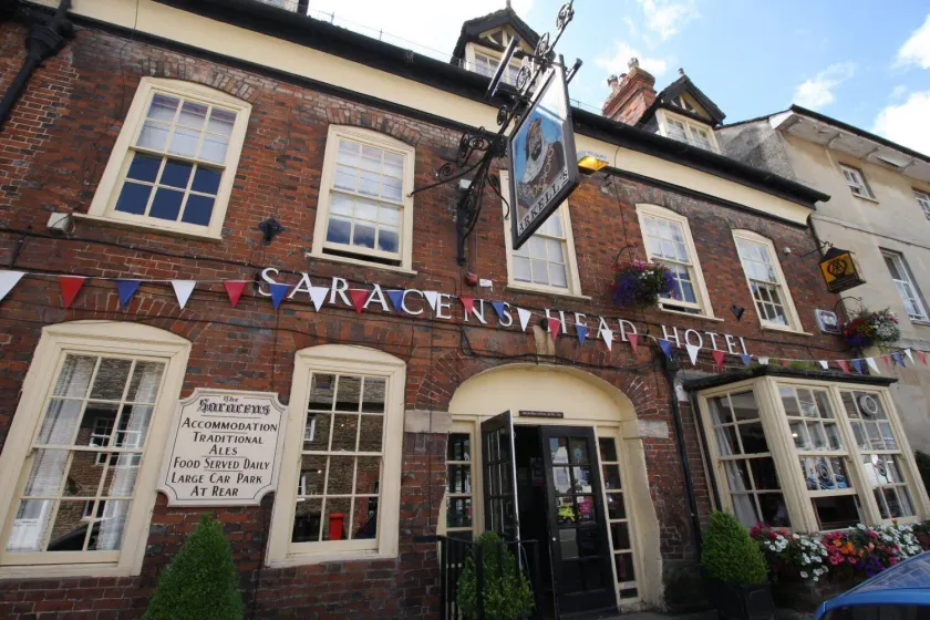 The Saracens Head Hotel - Image 1