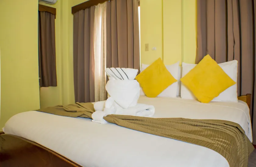 Belcove Hotel - Image 1
