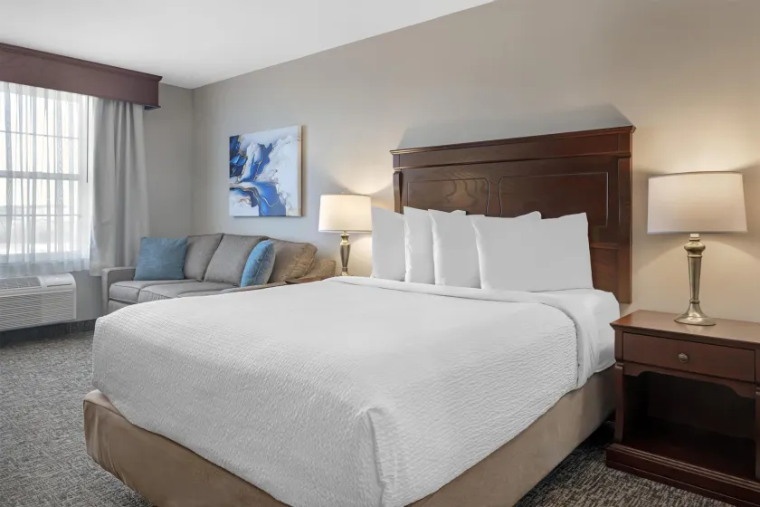 Best Western Plus Grand-Sault Hotel & Suites - Image 1