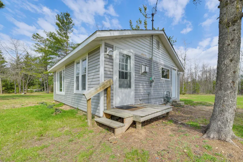 Walk to West Twin Lake: Remote Retreat w/ Yard - Image 1
