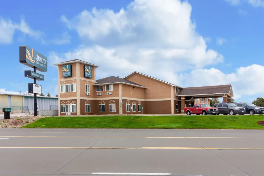 Quality Inn & Suites McCook - Image 1