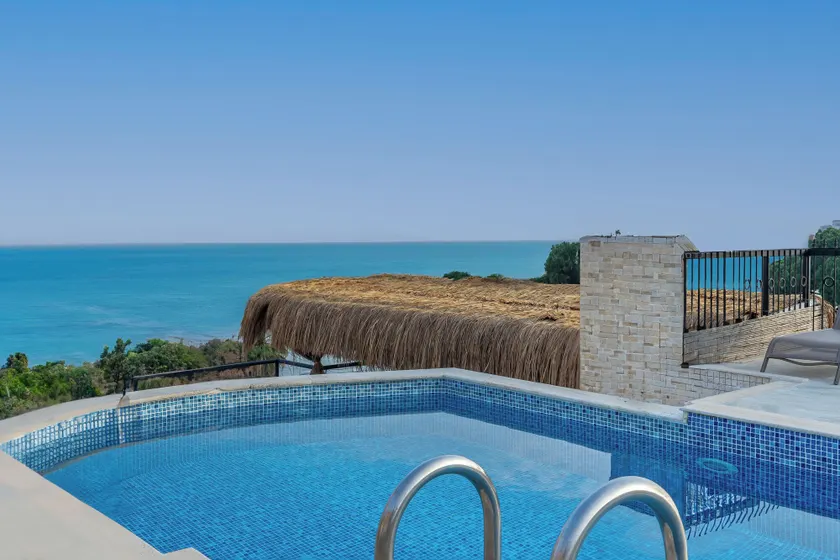 Rosy Suites Hotel - Image 1