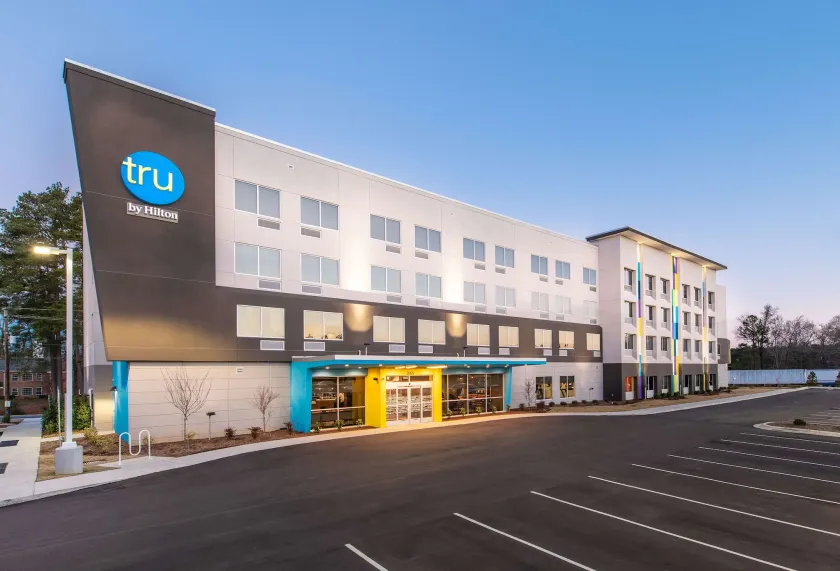 Tru by Hilton Fayetteville I-95, NC - Image 1