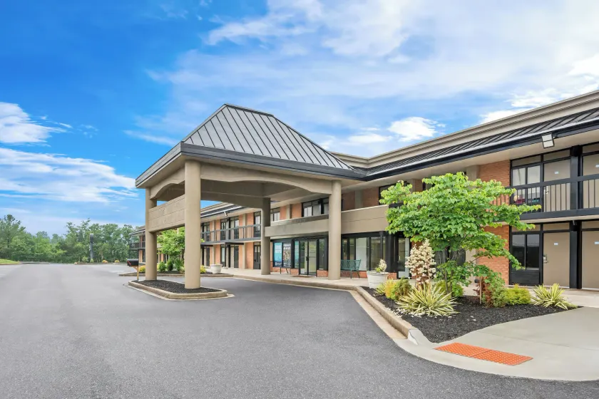 Red Roof Inn Perryville - Image 1