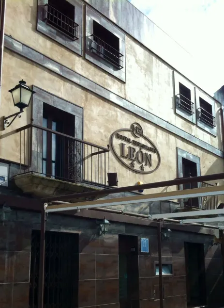 Hostal León - Image 1