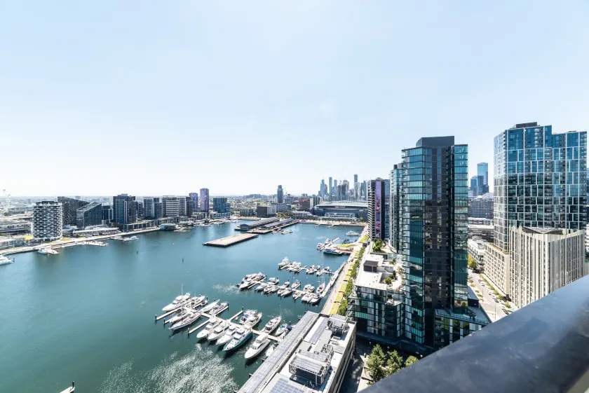 Pars Apartments Collins Wharf Docklands - Image 1