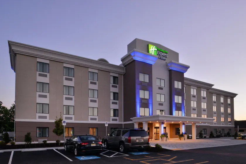 Holiday Inn Express and Suites West Ocean City by IHG - Image 1