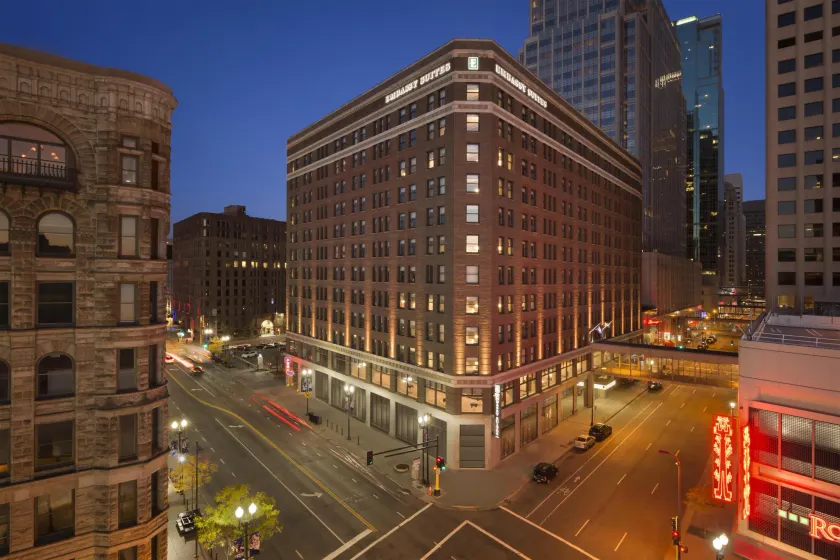 Embassy Suites by Hilton Minneapolis Downtown - Image 1