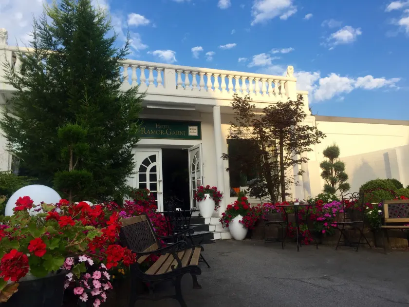 Hotel Ramor Garni - Image 1