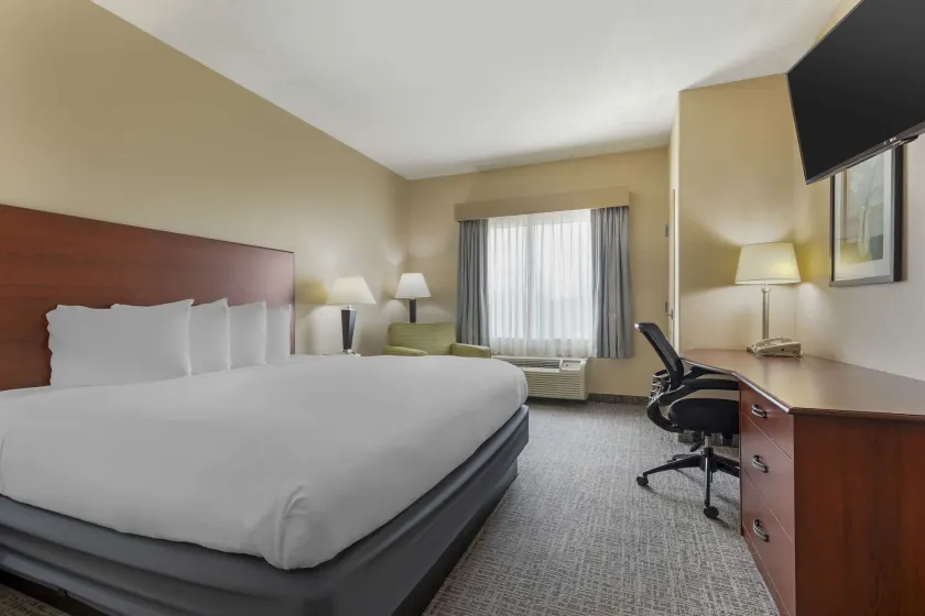 Best Western Franklin Town Center Hotel & Suites - Image 1