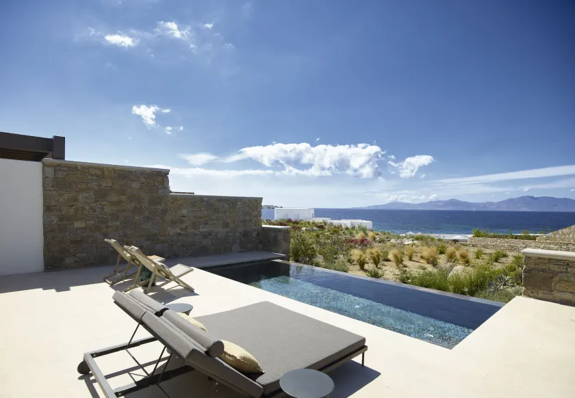 Bonzoe Suites & Villas - Image 1