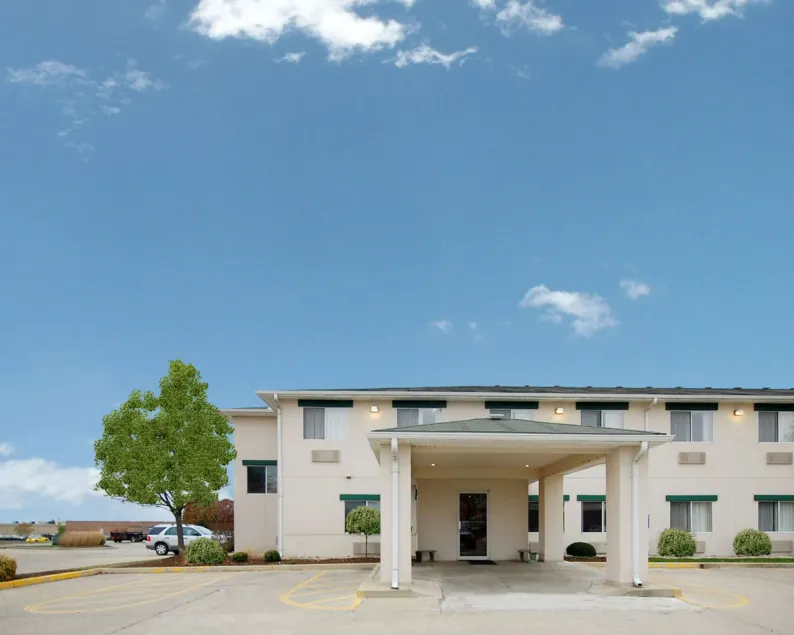 Quality Inn Dayton North - Vandalia - Image 1