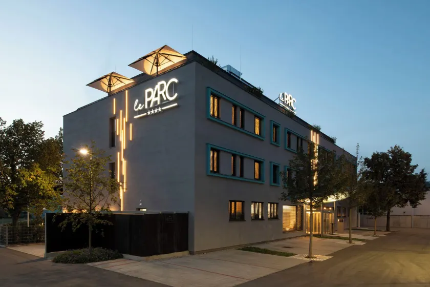 Hotel Le Parc - Image 1