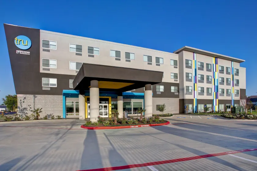 Tru by Hilton Grand Prairie - Image 1