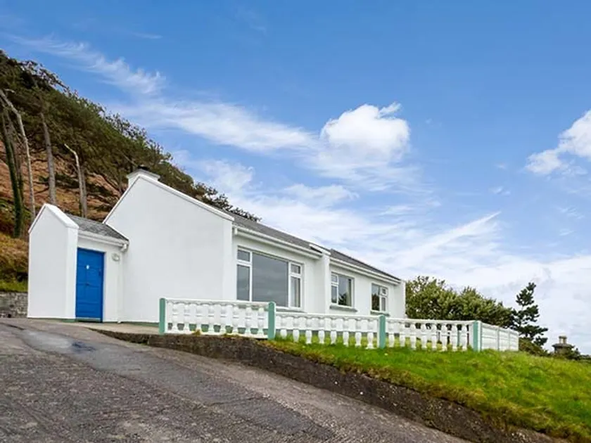 Rossbeigh Beach Cottage No 4 - Image 1