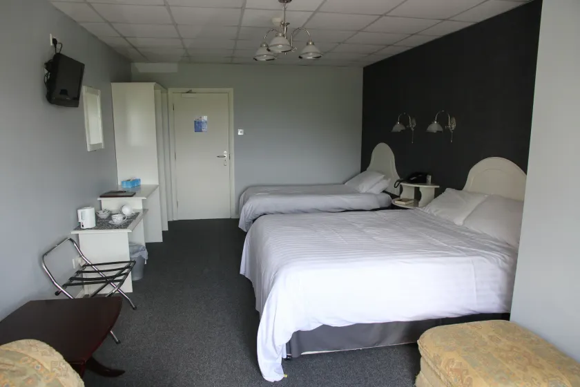 5 Corners Guest Inn - Image 1