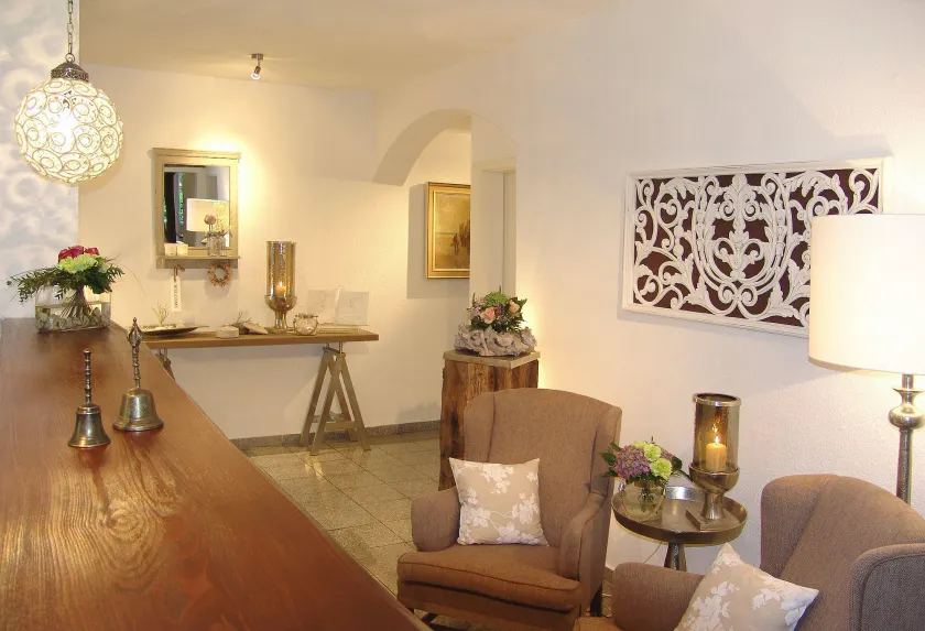 Hotel Garni Landhaus Uttum - Image 1