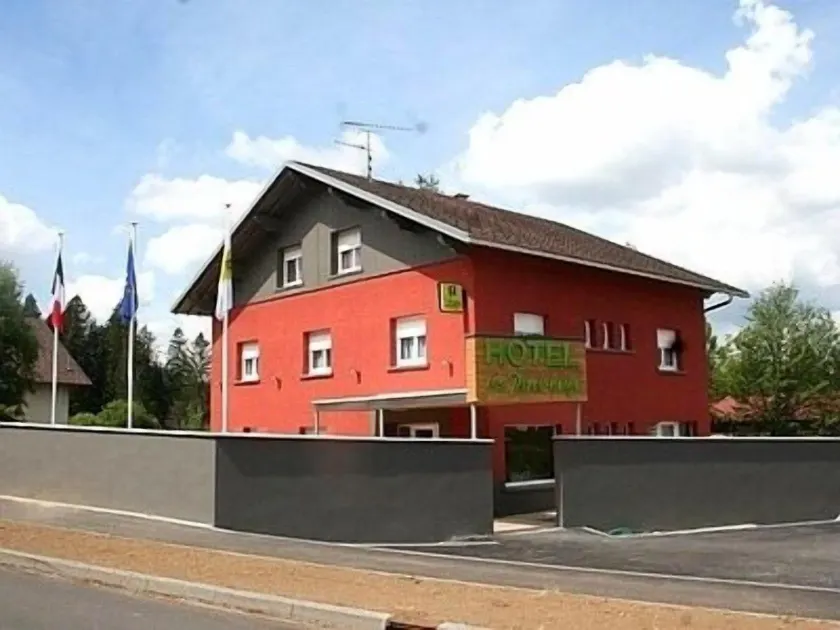 Logis Hôtel & Restaurant Les Perce-Neige - Image 1