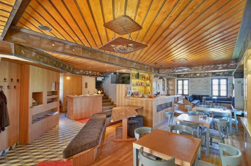 Dilofo Hotel Luxury Suites - Image 1