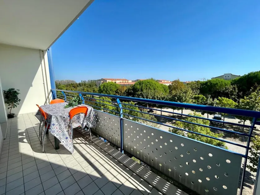 Luminous flat with balcony - Image 1