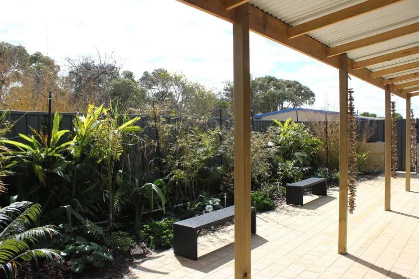 Lancelin Sands Hotel - Image 1