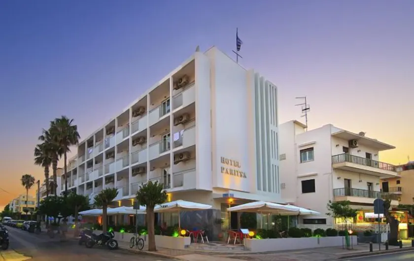 Paritsa Hotel - Image 1