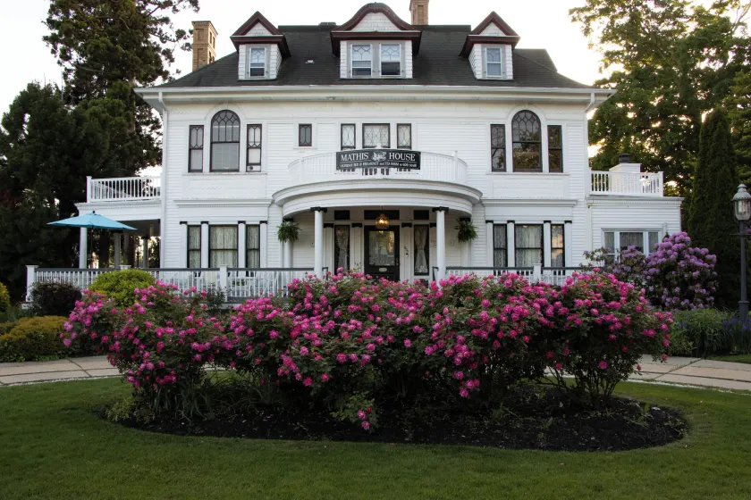 Mathis House, A Victorian Bed & Breakfast and Tea Room at 600 Main - Image 1