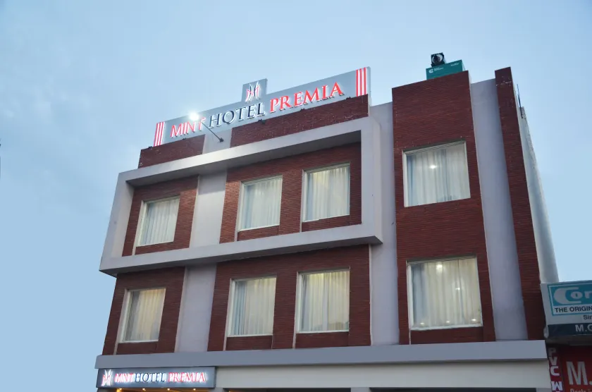 Mint Hotel Premia - Image 1