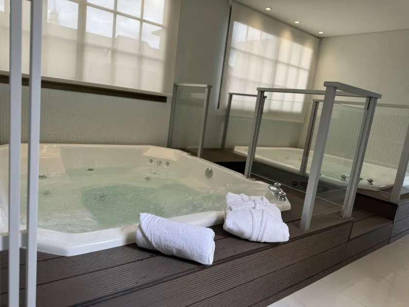 Guemes Hotel & Spa - Image 1
