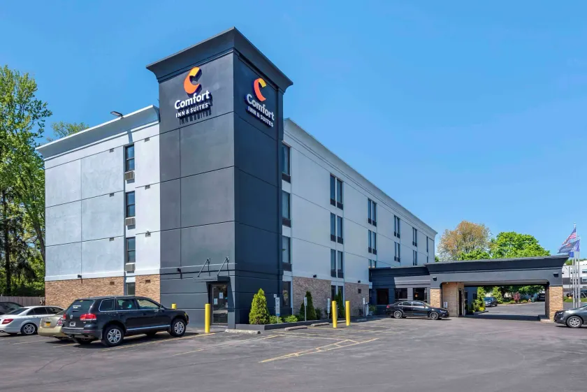 Comfort Inn & Suites Liverpool - Syracuse North - Image 1