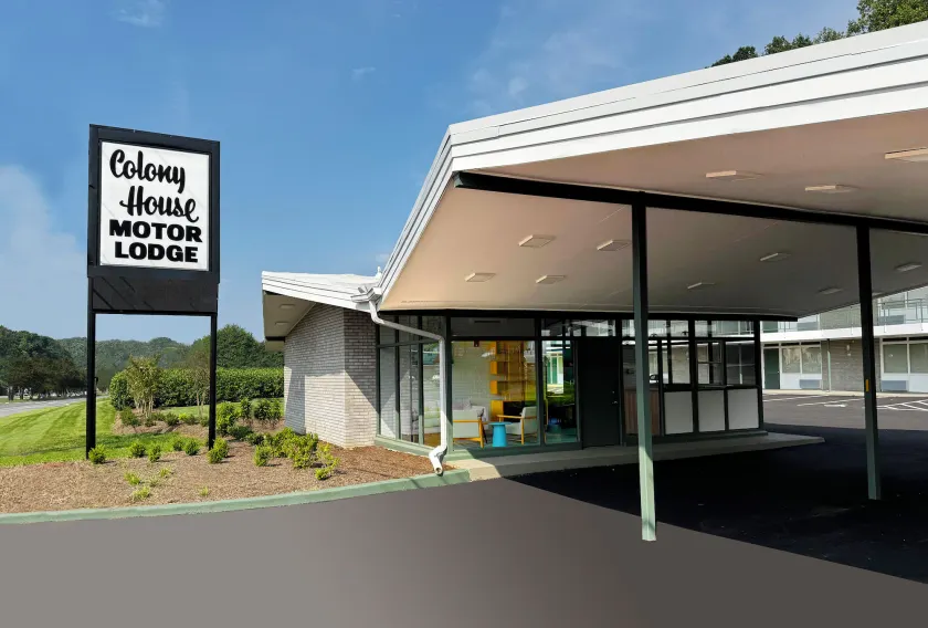 Colony House Motor Lodge - Image 1