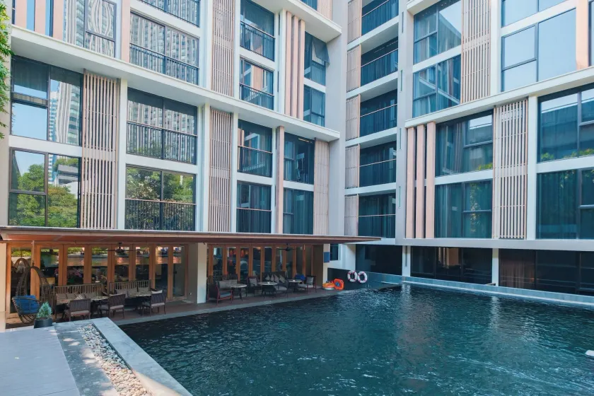Arcadia Suites Ploenchit Bangkok - Image 1