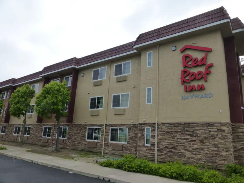 Red Roof Inn Hayward - Image 1