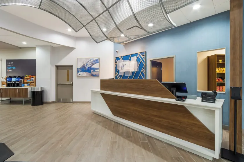 Holiday Inn Express & Suites Lexington by IHG - Rezeption