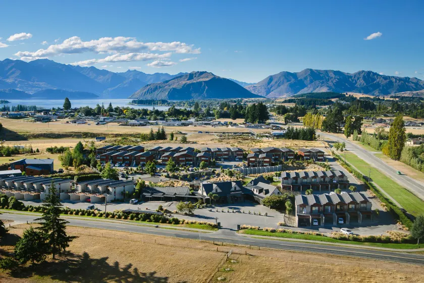 Oakridge Resort Lake Wanaka - Image 1