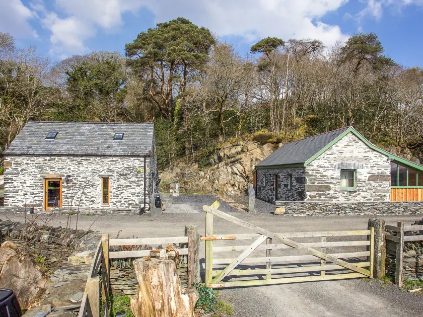 Tyn Llwyn Cornel - Image 1