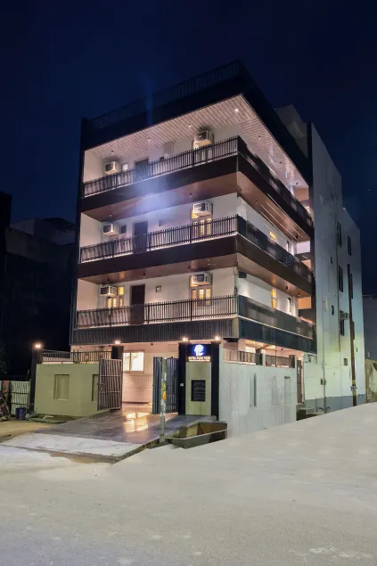 Hotel Park Tree I Sec-63A I Noida I Couple Friendly and Corporate Rooms available - Image 1